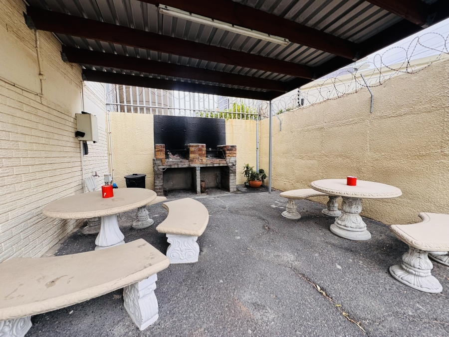 To Let 1 Bedroom Property for Rent in Strand South Western Cape